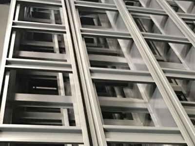热浸锌大跨距梯形桥架抗腐蚀性强经久耐用可定制图2